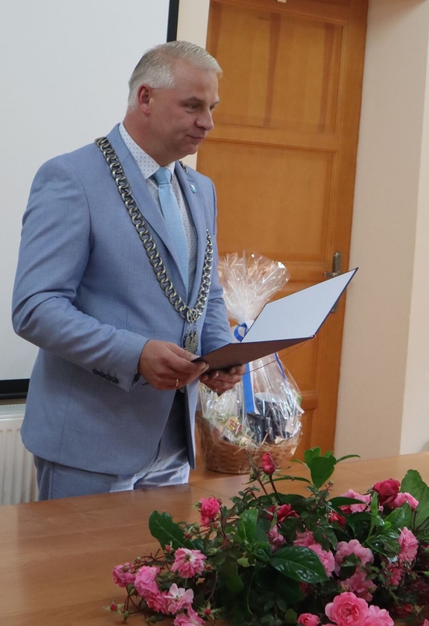 Jubilaci zostali uhonorowani medalami. Każda para otrzymała bukiet kwiatów i kosz z upominkami ufundowany przez wójta gminy Łanięta