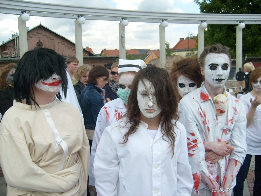 Wałbrzych: Parada Duchów promuje spektakl Teatru Dramatycznego