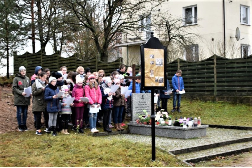 W Bakałarzewie został posadzony dąb na 100 - lecie odzyskania przez Polskę niepodległości