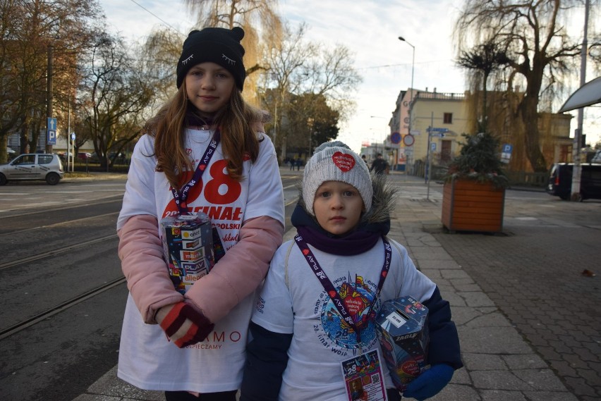 W Gorzowie do puszek WOŚP zbiera około 400 wolontariuszy.