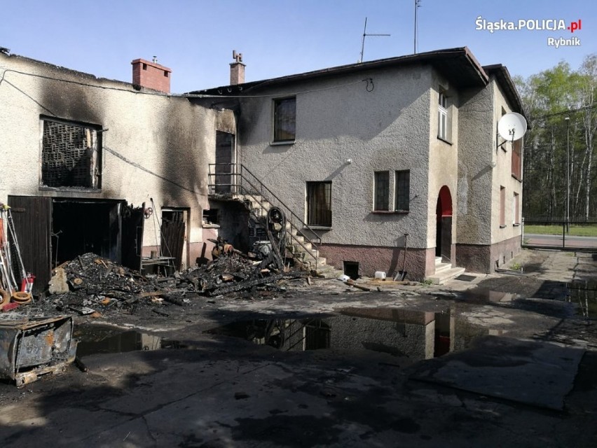Pożar domu na Żorskiej w Rybniku. Policjanci ewakuowali domowników i sąsiadów