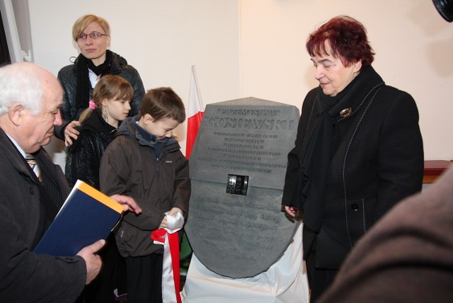 Najbliższa rodzina P. Gosiewskiego odsłoniła tablicę jemu poświęconą. (Kliknij  na zdjęcie, aby zobaczyć je w pełnym wymiarze - red.)