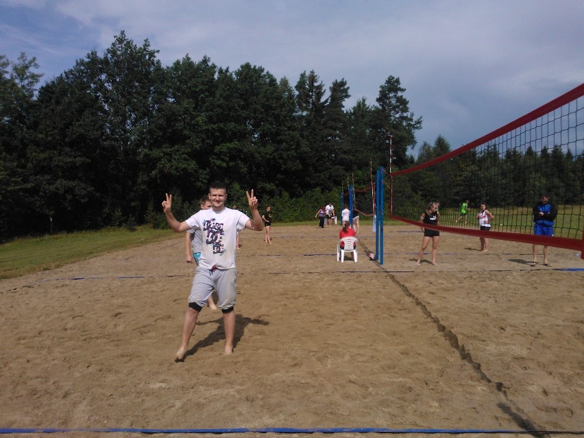 Trzeci i ostatni turniej piłki plażowej o puchar starosty w Pomieczynie