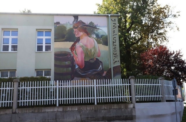 Na budynku Wydziału Sztuki radomskiej uczelni przy ulicy Malczewskiego powstał już mural z obrazem Jacka Malczewskiego - "Zatruta studnia z chimerą" w ramach Budżetu Obywatelskiego.