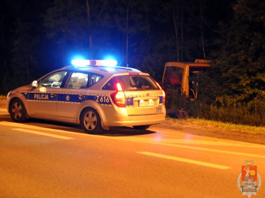 Warszawa: pijany kierowca autobusu wjechał do lasu. Miał 3...