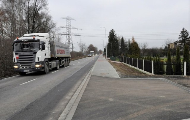 Zakończyła się przebudowa kolejnego odcinka ulicy Beskidzkiej w ciągu drogi wojewódzkiej nr 948 w Stawach Grojeckich