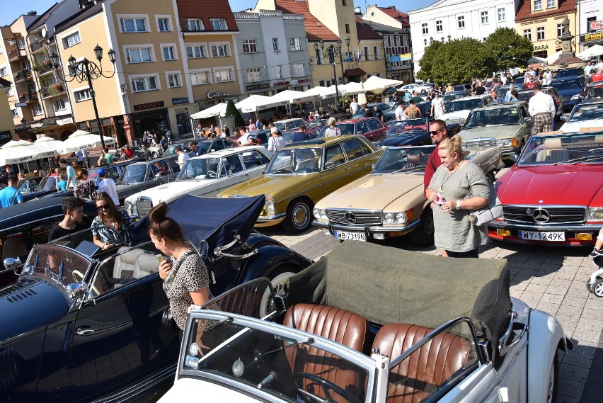 Mercedesy na Rynku w Rybniku zachwyciły mieszkańców
