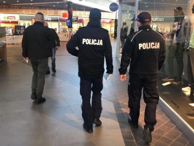 Kontrola policji w CH Jantar