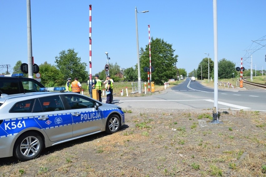 „W drodze na wakacje uważaj na przejazdach”. Ważna akcja w Stalowej Woli