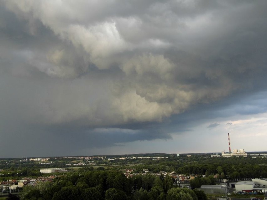 Poniedziałkowa burza nad Poznaniem [ZDJĘCIA INTERNAUTY]