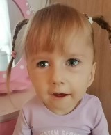 4,5 letnia Mia z Rzeszowa zmaga się z artrogrypozą, czyli tzw. sztywnością stawów. Potrzebuje rehabilitacji