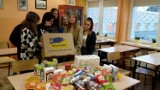 Świąteczna paczka od uczniów I LO w Radomsku dla ukraińskich rodzin 