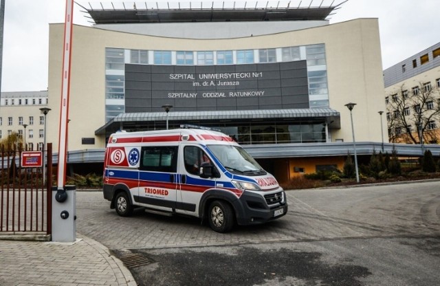 Uniwersytet Mikołaja Kopernika nadal nie ogłosił zakresu połączenia dwóch szpitali uniwersyteckich w Bydgoszczy.