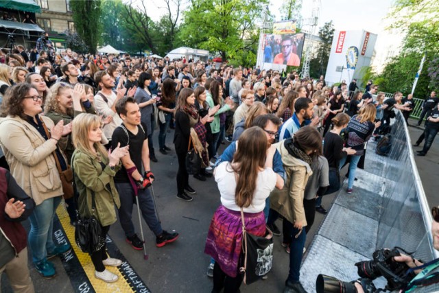 Weekend utrudnień na drogach w Warszawie. Parada studentów, rolkarze, motocykliści [INFORMATOR]