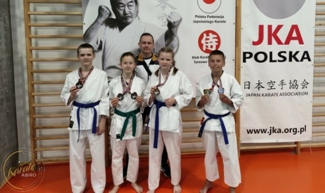 Karatecy Akademii BUDO i Rozwoju Osobowości Zielona Góra zdobyli w Tarnowie Podgórnym sześć medali.