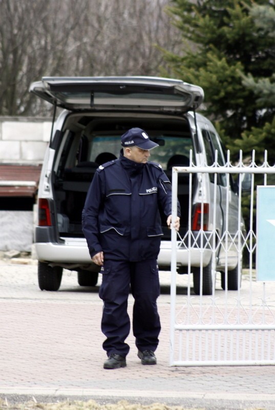 Ciecierzyn: Policjanci szukali bomby, znaleźli GPS