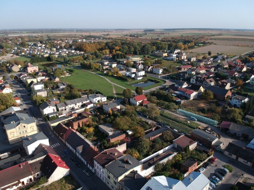 Widok na Lwówek z lotu ptaka! Zobaczcie niezwykłe zdjęcia! [GALERIA]