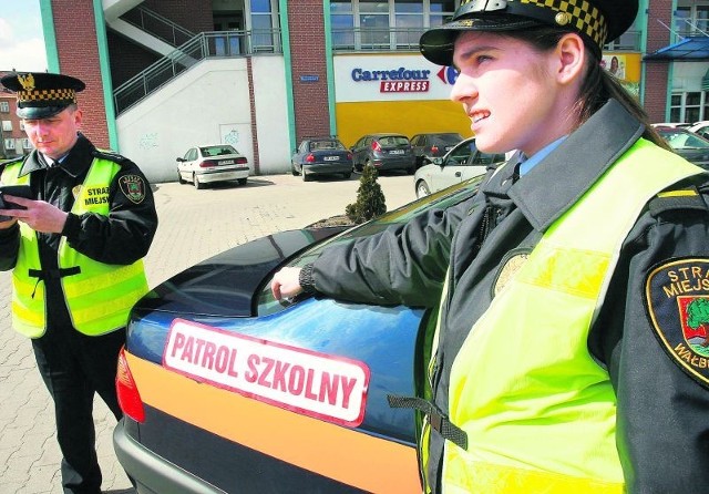 Strażnicy z patrolu szkolnego w Wałbrzychu będą sprawdzać, czy młodzi wagarują w galeriach