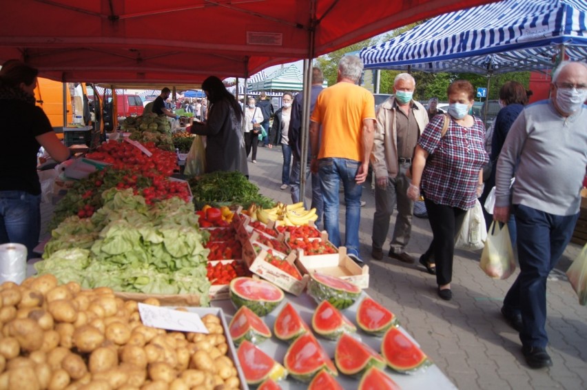 Ile kosztują pierwsze truskawki na targowisku w Radomsku?