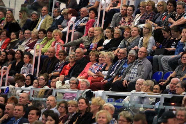 W ramach IV edycji "Spółdzielczego Popołudnia" w Arenie Toruń bawili się członkowie czterech spółdzielni: MSM, SM Rubinkowo, SM Na Skarpie oraz SM Kopernik. Na scenie zaprezentowały się toruńskie grupy taneczne i wokalne, a gwiazdami wieczoru była grupa Pectus oraz William Prestigiacomo.