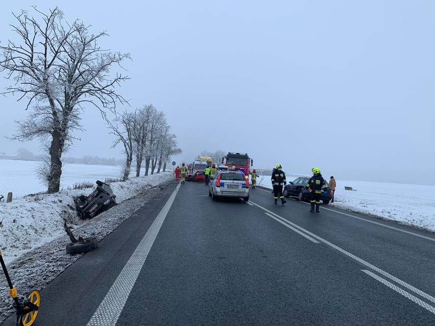 Wypadek w Bogdanowie na krajowej jedenastce. 3-letnie dziecko trafiło do szpitala