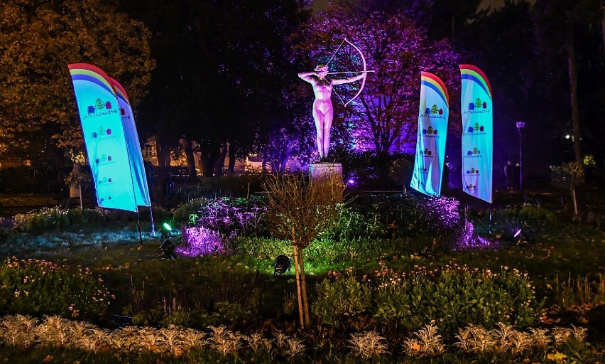 Baśniowy ogród świateł oczarował mieszkańców Bydgoszczy. Park Jana Kochanowskiego zamienił się w magiczny ogród