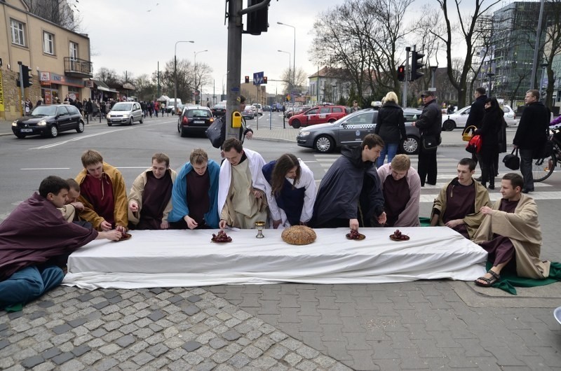 Misterium Męki Pańskiej na ulicach Poznania [ZDJĘCIA]