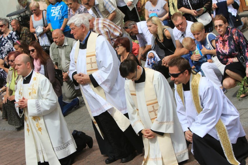 Księża rozliczają się z podatków. Przeznaczane są na rzecz...