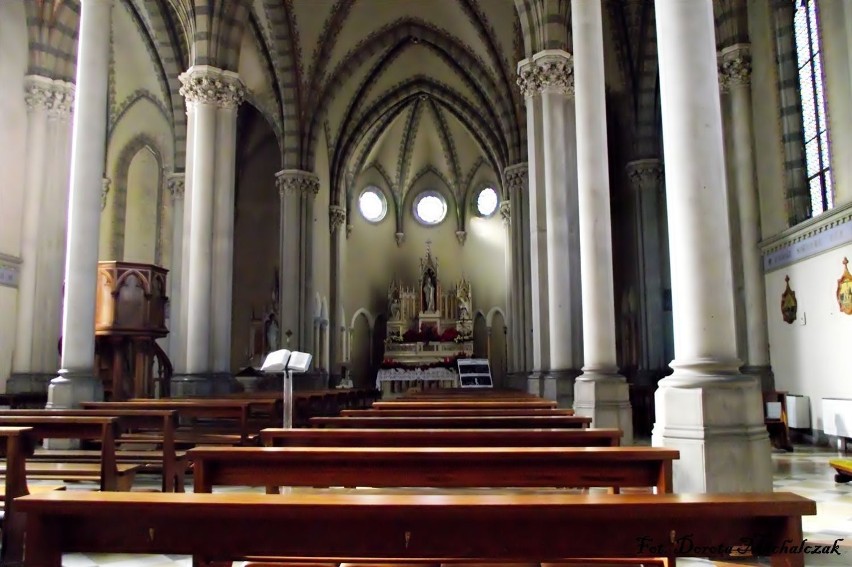 Bramy parafii San Tommaso Moro są otwarte od rana do...