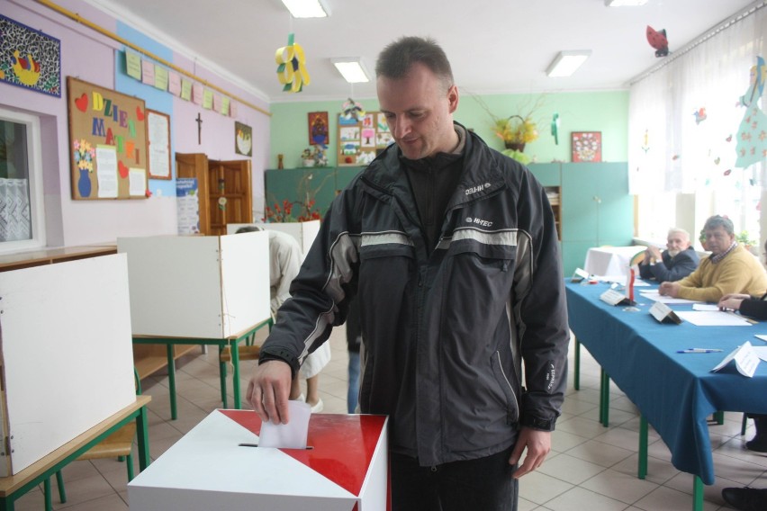 POLECAMY TAKŻE:
Wybory parlamentarne 2015 w Zawierciu i...