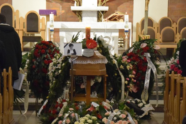 Pogrzeb odbył się w poniedziałek, 7 marca, w kościele pod wezwaniem Świętego Pawła Apostoła w Radomiu. Na kolejnych  slajdach zdjęcia z pogrzebu.