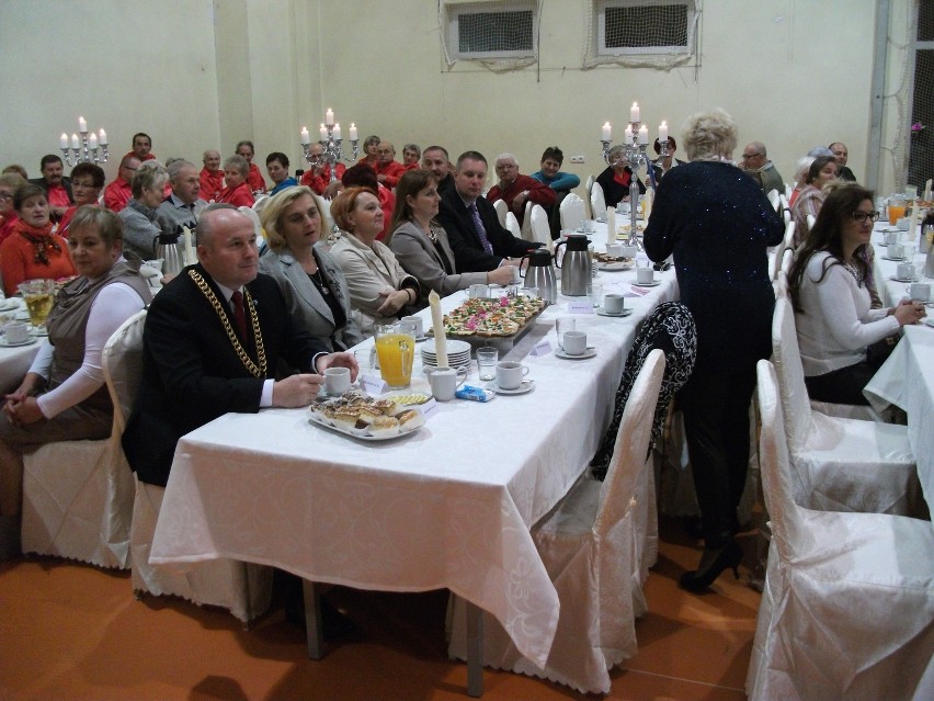 Gminny Dzień Seniora w Czarnym Borze okazją do świętowania jubileuszy małżeństw