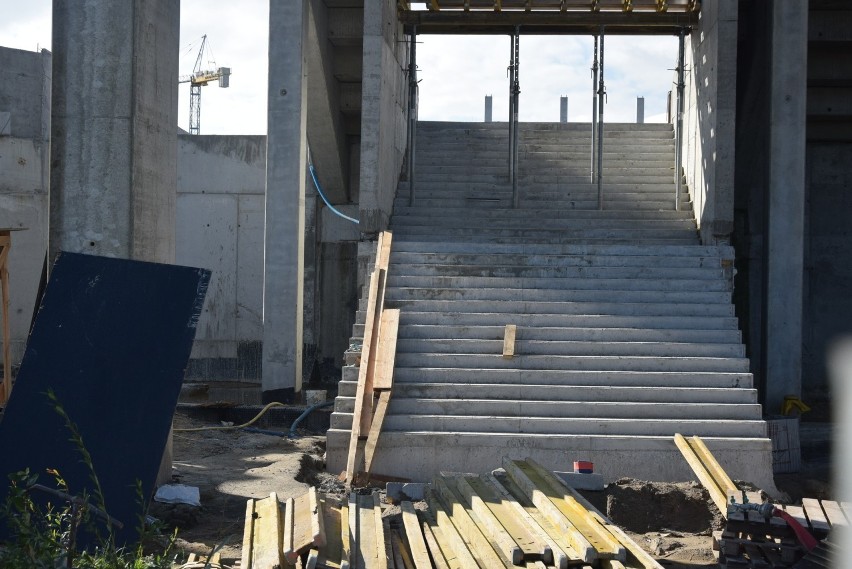 Budowa stadionu dla Radomiaka. Kiedy nowy termin oddania tego obiektu do użytku? Nieoficjalnie wrzesień 2022 roku. (ZOBACZ ZDJĘCIA Z BUDOWY)