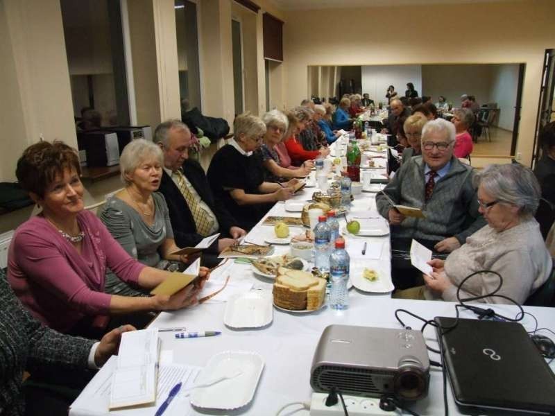 Słuchacze Koziegłowskiego Uniwersytetu Trzeciego Wieku podsumowali pierwszy semestr.