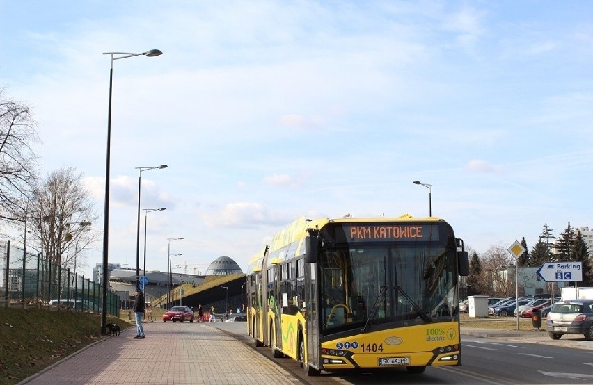 Dramatyczna akcja w Katowicach. Dziecko nagle przestało oddychać. Kierowca autobusu uratował mu życie