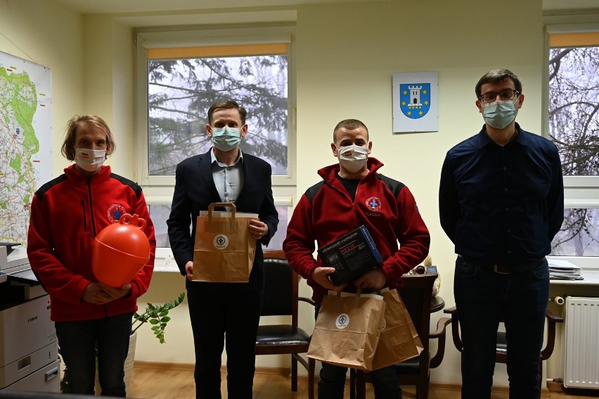 Ratownicy z Oddziału Miejsko-Powiatowy WOPR w Pleszewie otrzymali nowy sprzęt