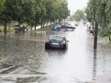 Nawałnica w Starachowicach zalała ulice, uwięziła ludzi w kościołach [ZDJĘCIA,  WIDEO] 