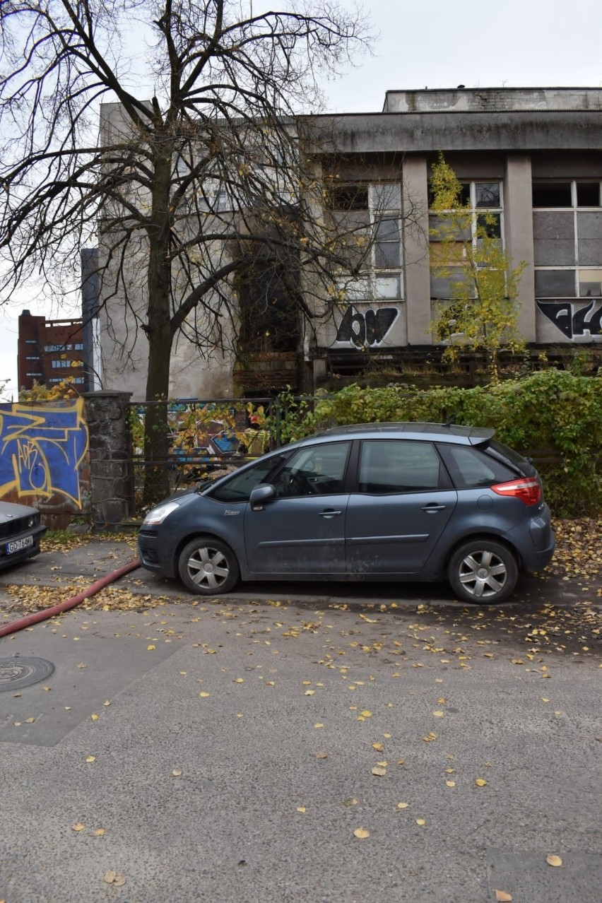 Pożar dawnego szpitala stoczniowego przy ul. Jana z Kolna w Gdańsku 26.10.2021