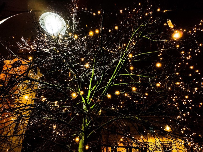 Świąteczne iluminacje w Kaliszu. Część z nich pochodzi z...