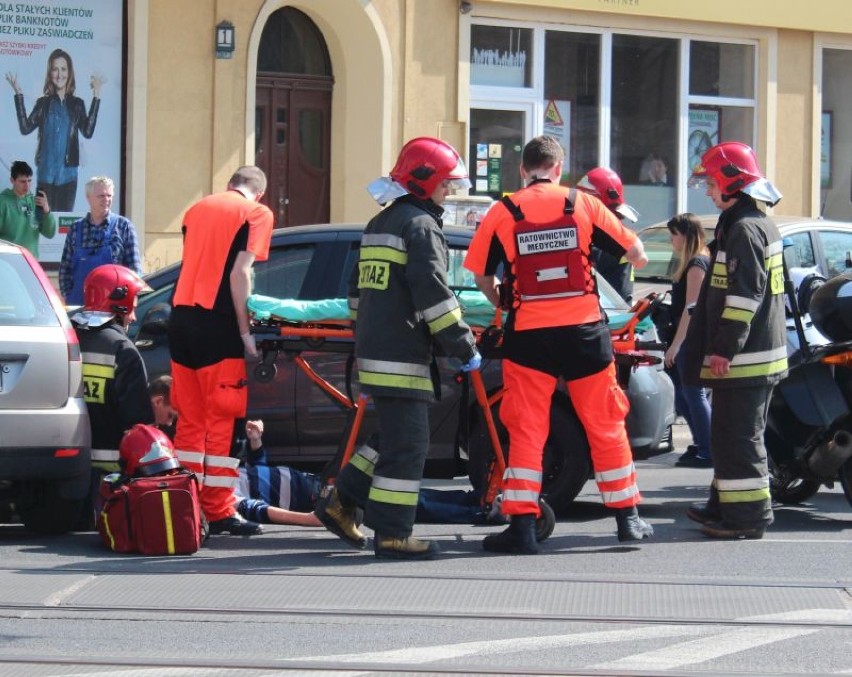 Wypadek na krzyżówce ulic Grunwaldzkiej i Matejki w Poznaniu