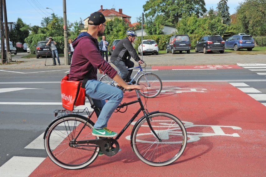 Śluza rowerowa na ulicy Pułaskiego w Poznaniu