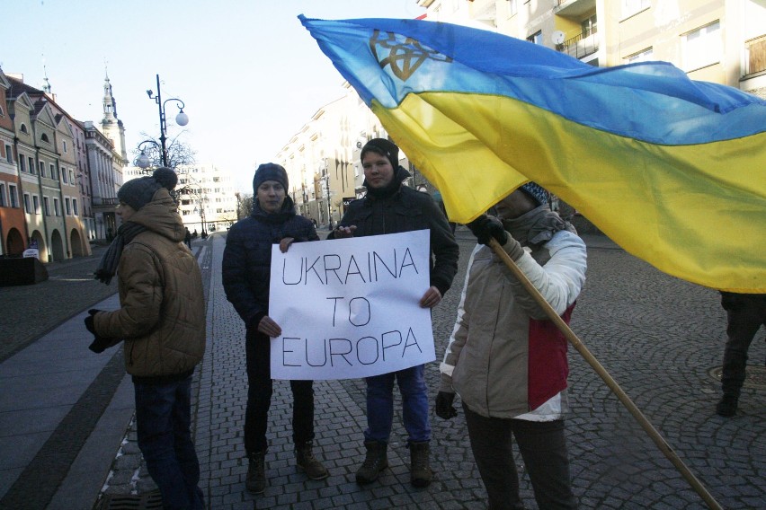 Wiec poparcia dla Ukrainy w Legnicy, minęło sześć lat.