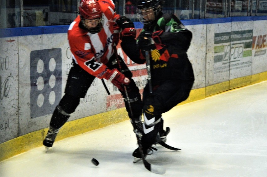 Hokej, OOM. MKS Cracovia po zaciętym boju przegrała z MOSM Tychy [ZDJĘCIA]