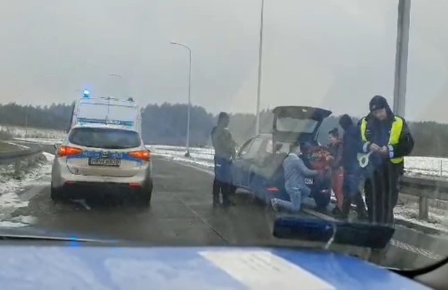 Oświadczyny podczas kontroli drogowej na Mazowszu. Policja opublikowała nagranie