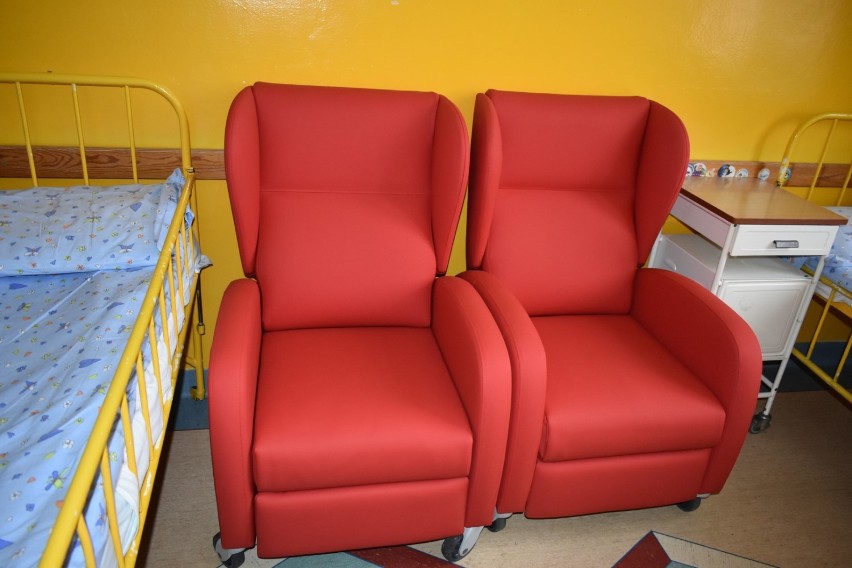 Na oddział pediatryczny szpitala w Kwidzynie trafiły fotele dla rodziców małych pacjentów [ZDJĘCIA]