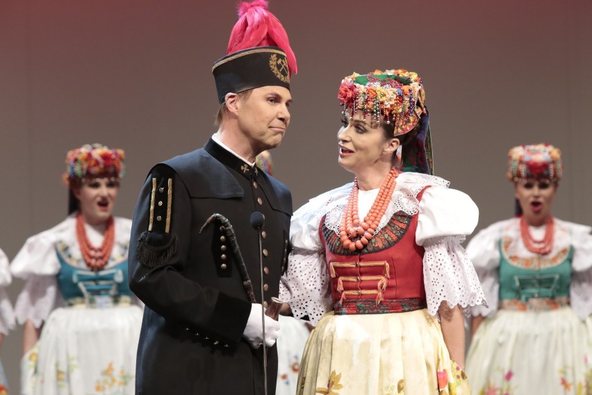 Zespołu Pieśni i Tańca Śląsk w Teatrze Ziem Rybnickiej