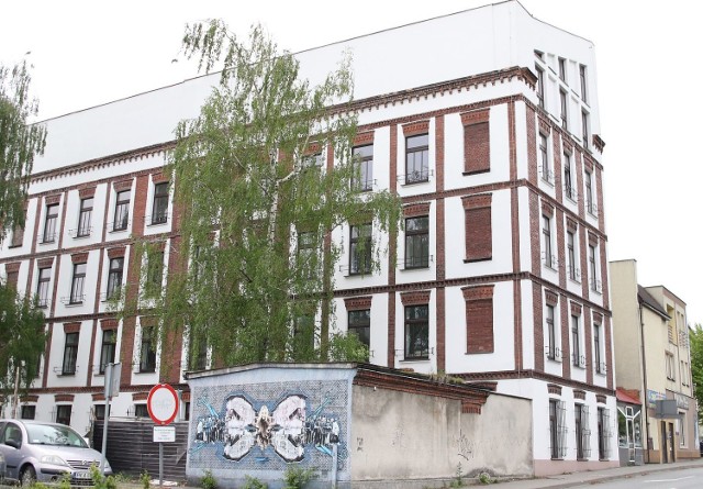 Liceum Plastyczne w Kaliszu przeniesie się na Nowy Świat. Trwają prace remontowe w budynku po WP-A UAM