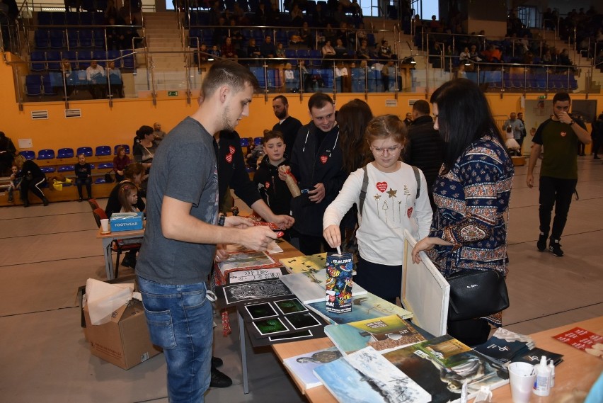 Finał WOŚP zorganizowano w hali Rypińskiego Centrum Sportu....