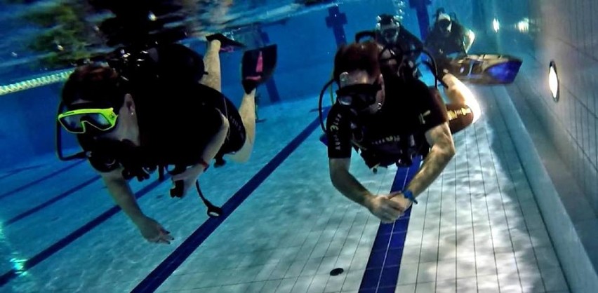Ćwiczenia dla niepełnosprawnych w wodzie i pod wodą w Pile [ZDJĘCIA]
