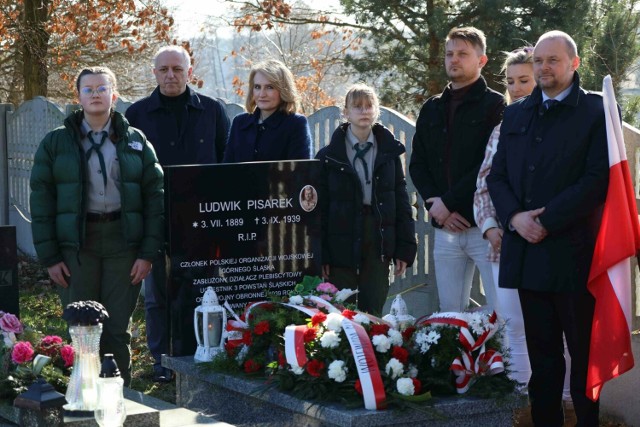W piątek 16 lutego, na terenie cmentarza parafii pw. św. Piotra i Pawła w Orzeszu-Woszczycach, odsłonięto grób wojennego powstańca śląskiego Ludwika Pisarka